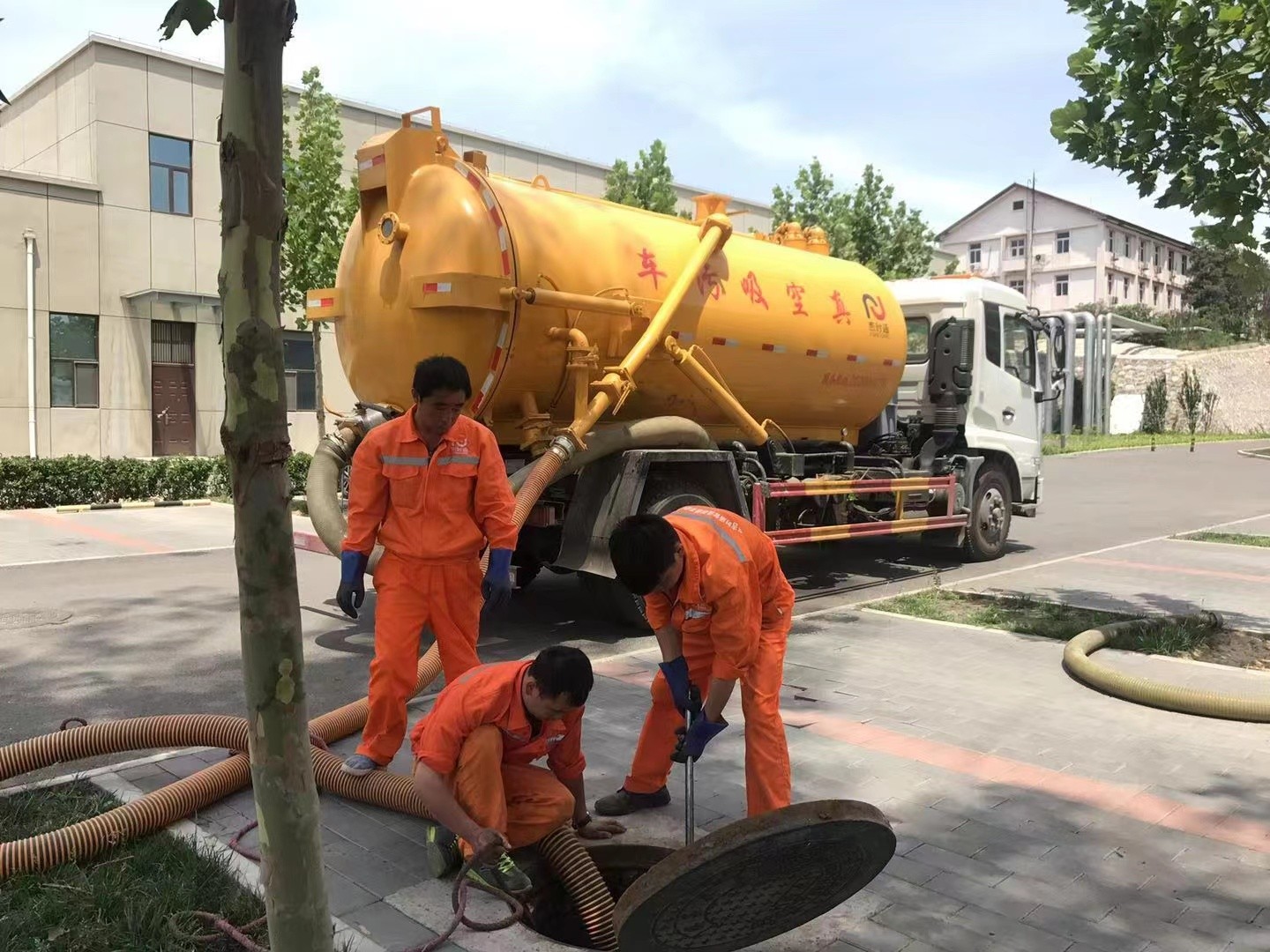 浏阳化粪池清理与5-8吨吸粪车施工效率分析